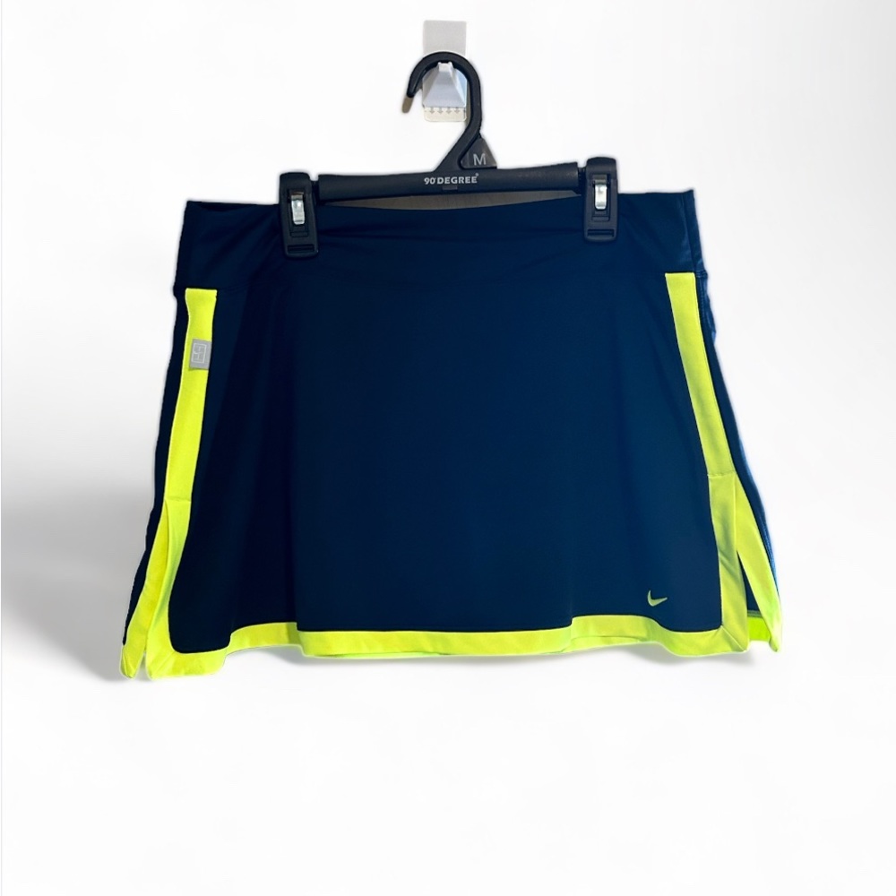 NIKE TENNIS SKIRT SIZE M COLOR NAVY BLUE AND NEÓN GREEN